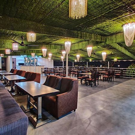 Golden Chariot Hotel Daman Luaran gambar
