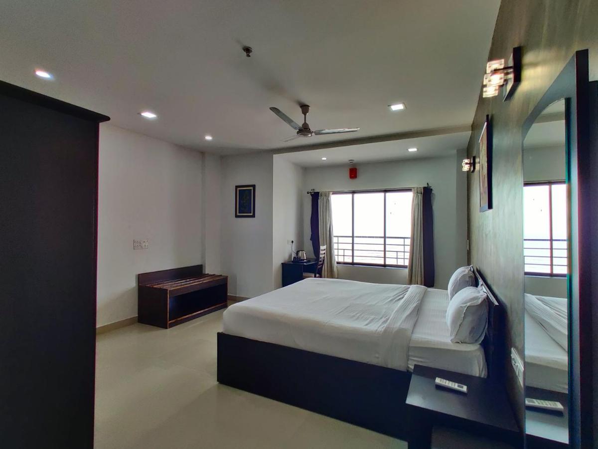 Golden Chariot Hotel Daman Luaran gambar