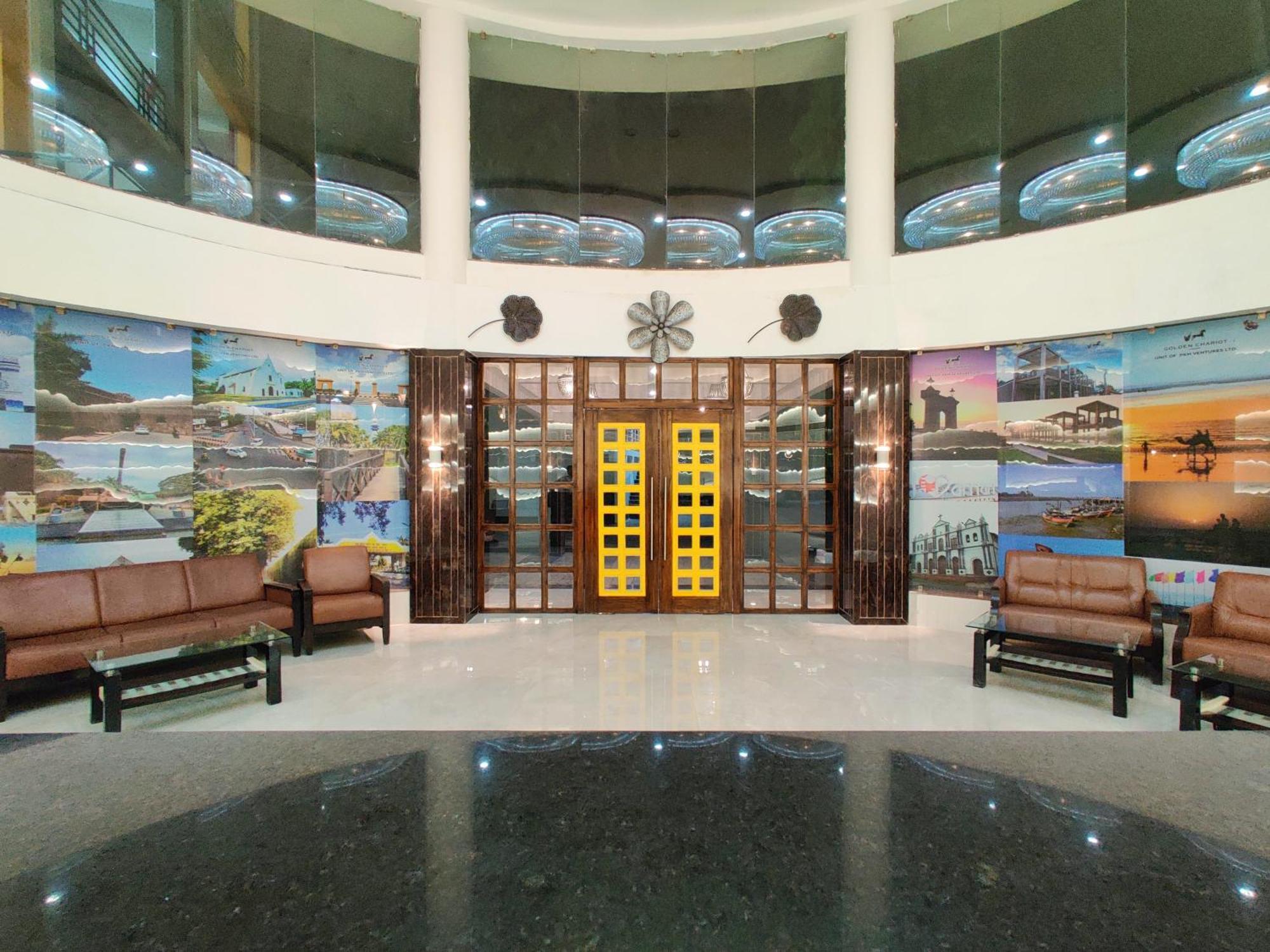 Golden Chariot Hotel Daman Luaran gambar