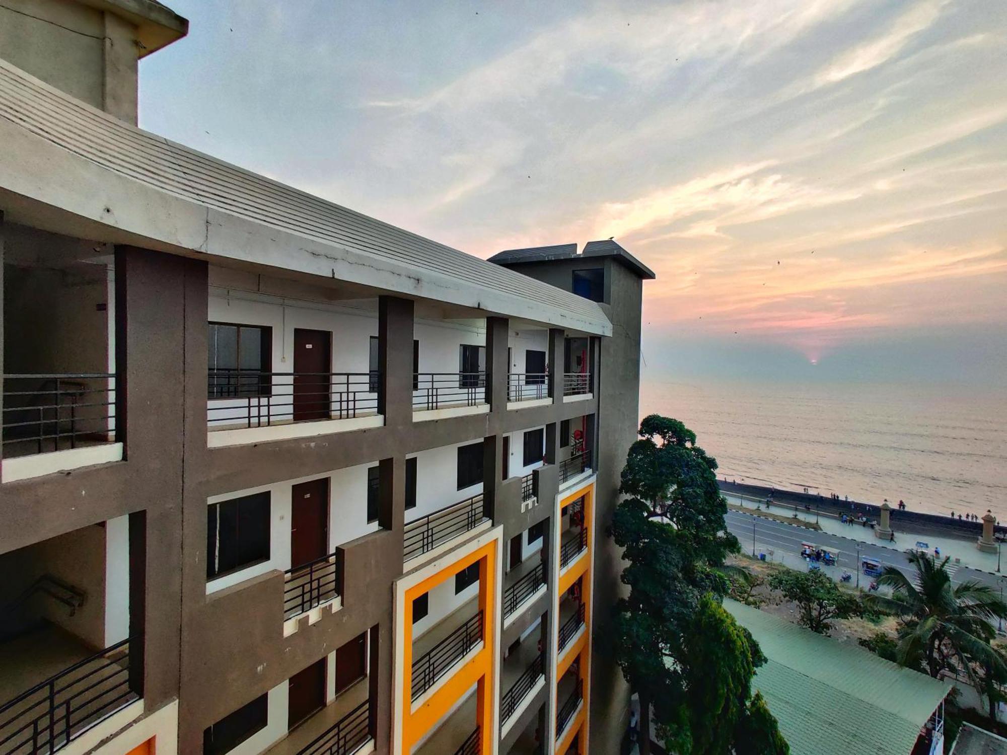 Golden Chariot Hotel Daman Luaran gambar
