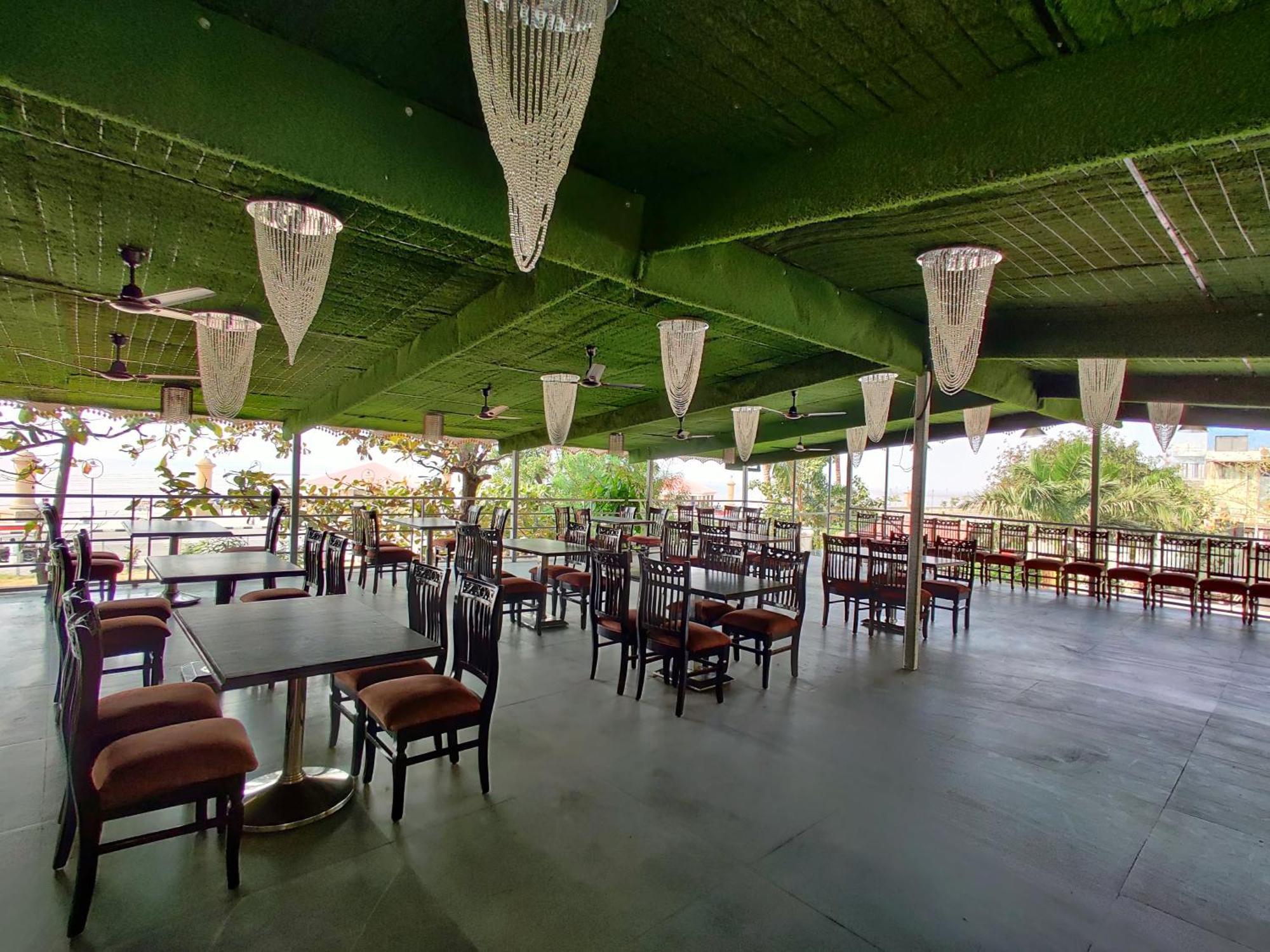 Golden Chariot Hotel Daman Luaran gambar
