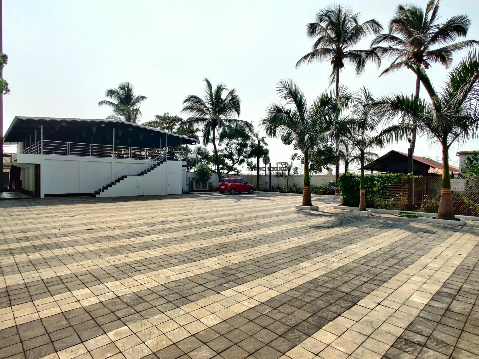 Golden Chariot Hotel Daman Luaran gambar