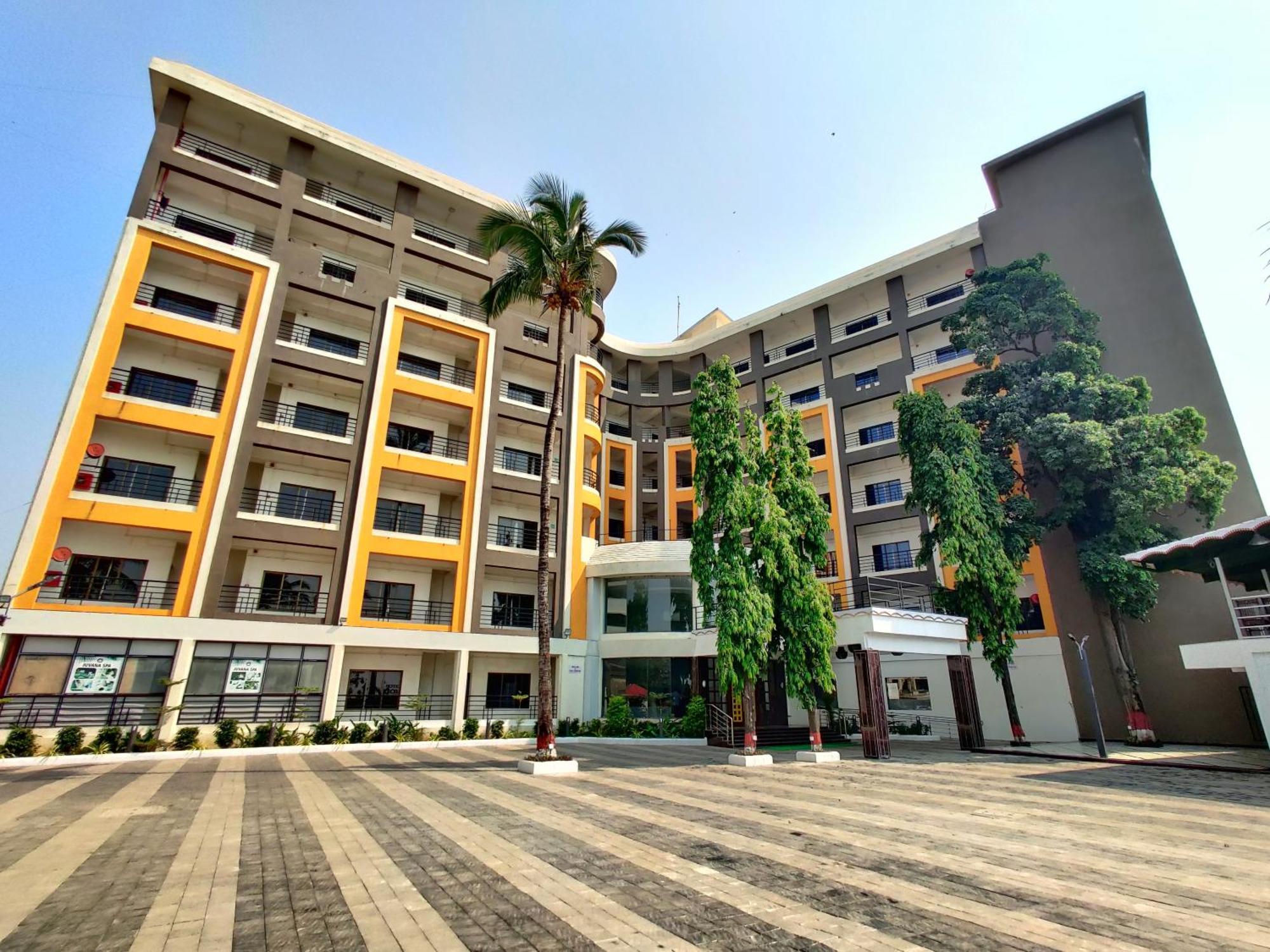 Golden Chariot Hotel Daman Luaran gambar
