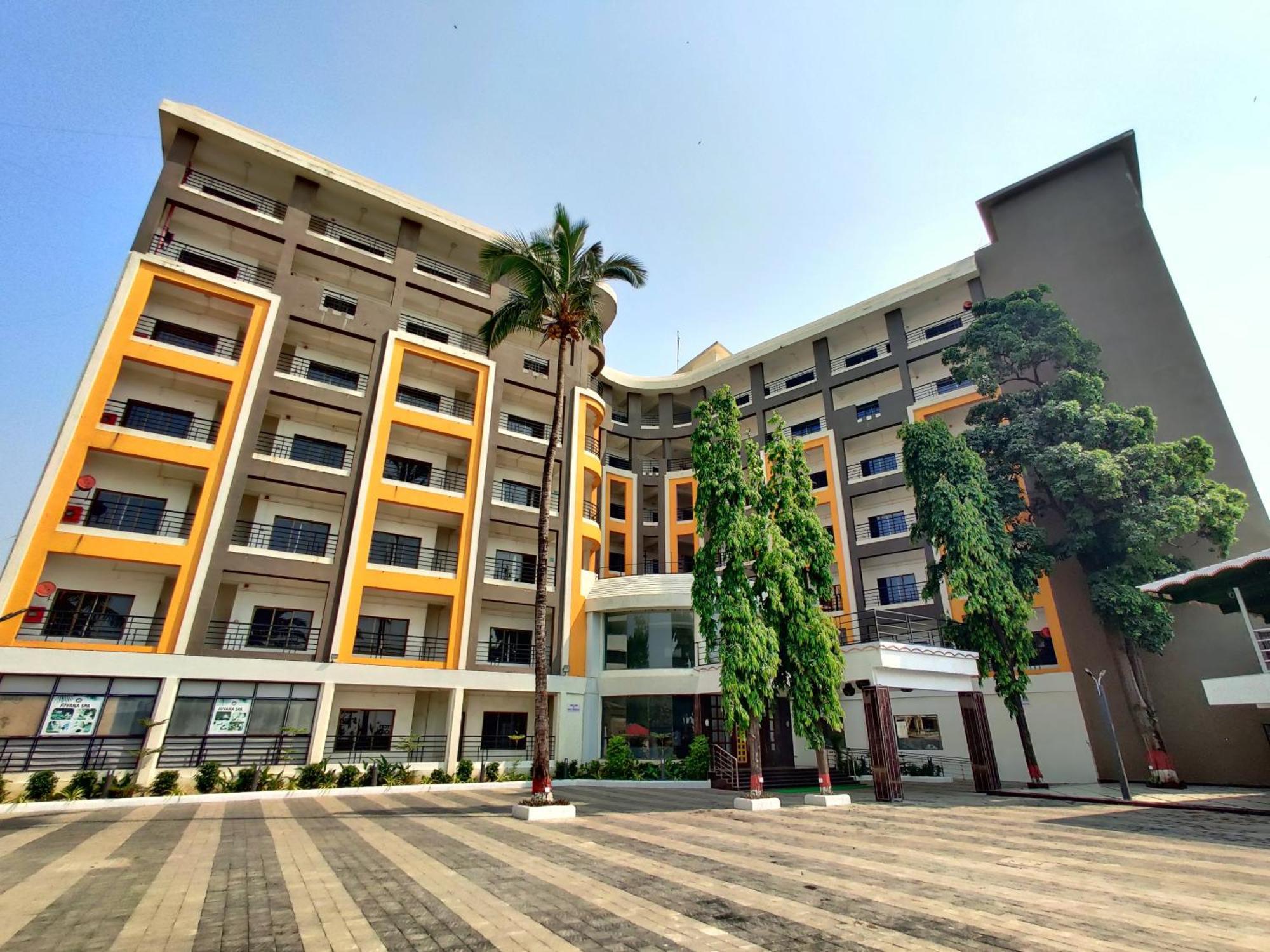 Golden Chariot Hotel Daman Luaran gambar