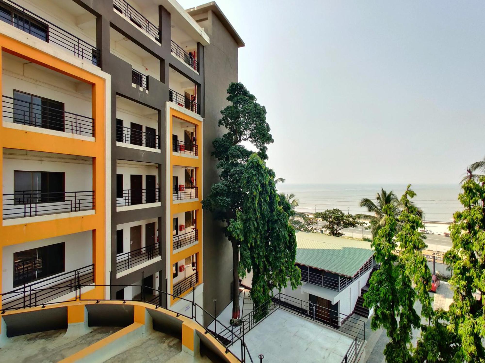 Golden Chariot Hotel Daman Luaran gambar