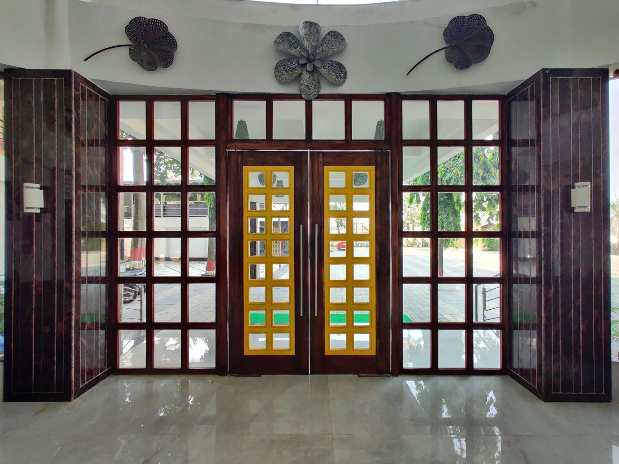 Golden Chariot Hotel Daman Luaran gambar