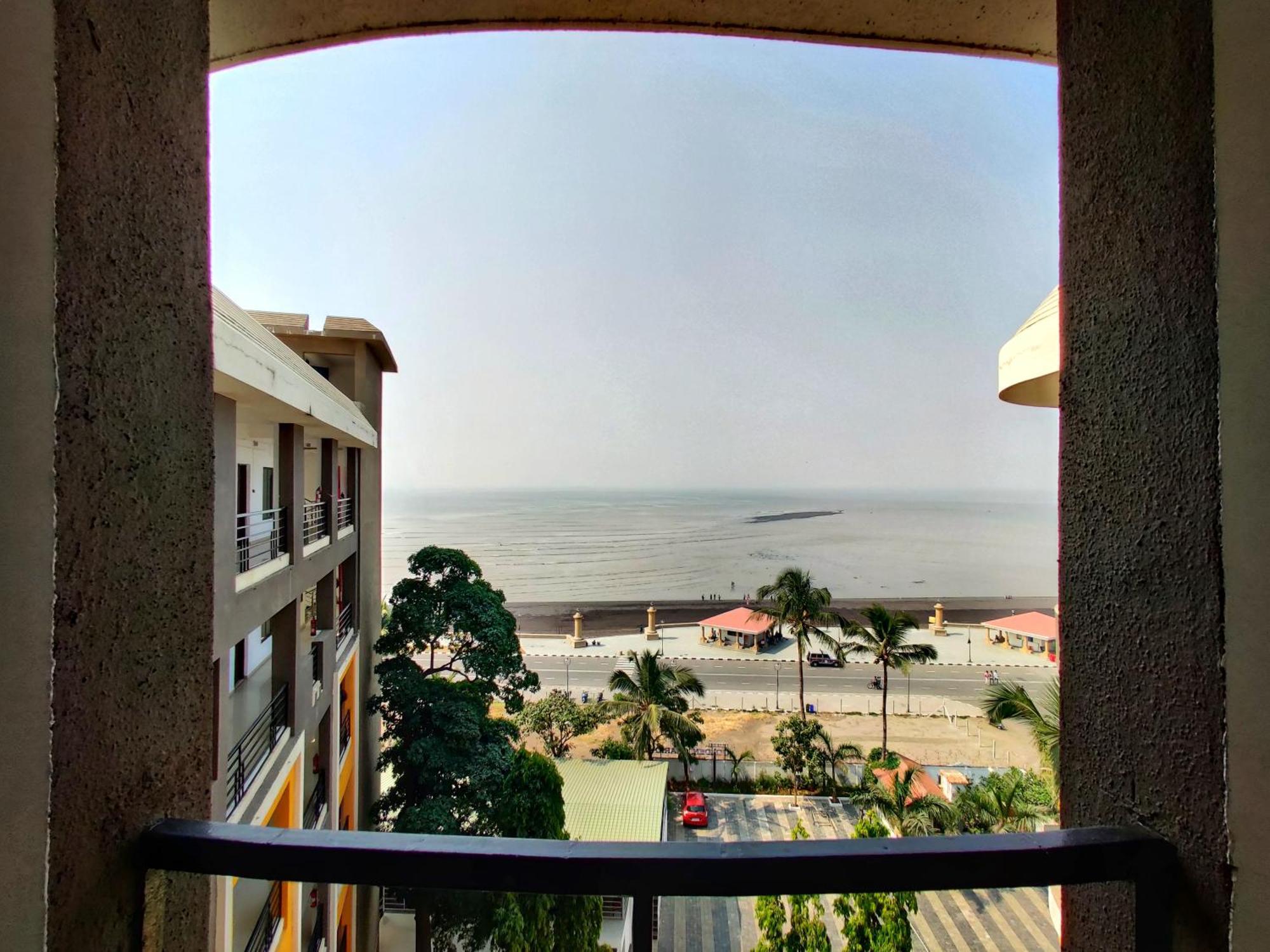 Golden Chariot Hotel Daman Luaran gambar