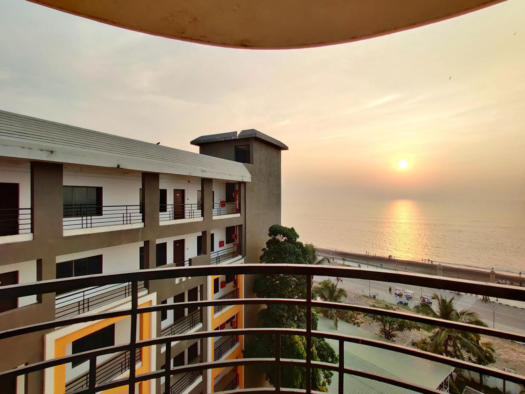 Golden Chariot Hotel Daman Luaran gambar