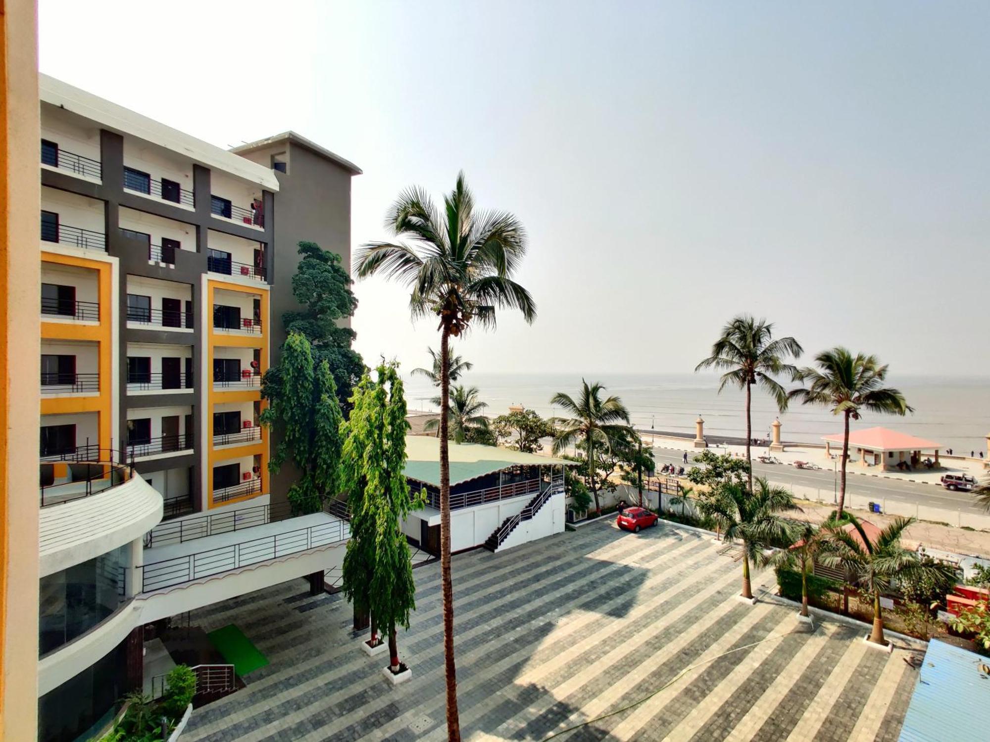 Golden Chariot Hotel Daman Luaran gambar